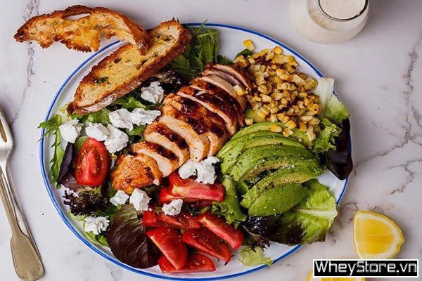 7 cách làm salad ức gà đơn giản ngon hết nấc cho người eat clean - Ảnh 1