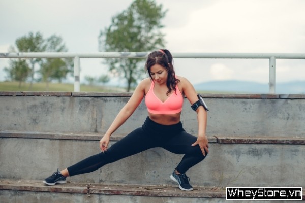 10 bài tập khởi động trước khi tập Gym đánh thức mọi Tải app F8BET - Ảnh 12