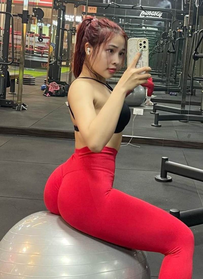 hình ảnh gái mông to tập gym