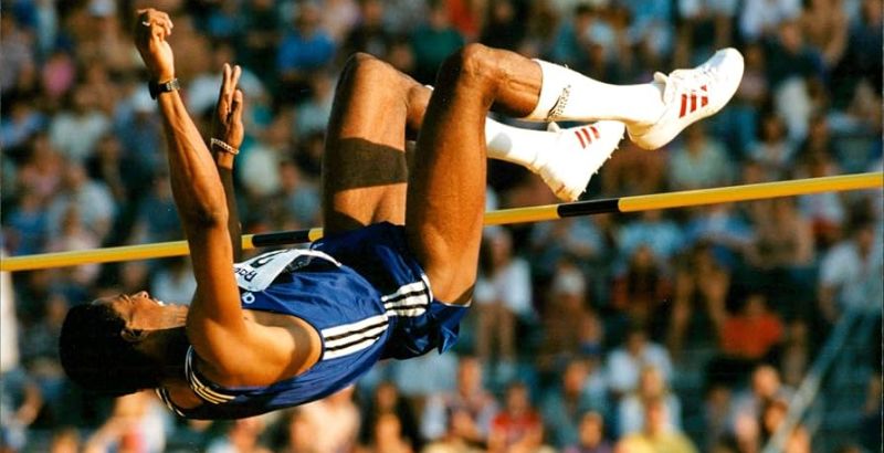 Hình ảnh nhảy cao của Khám phá thế giới giải trí bất tận tại F8BET Javier Sotomayor